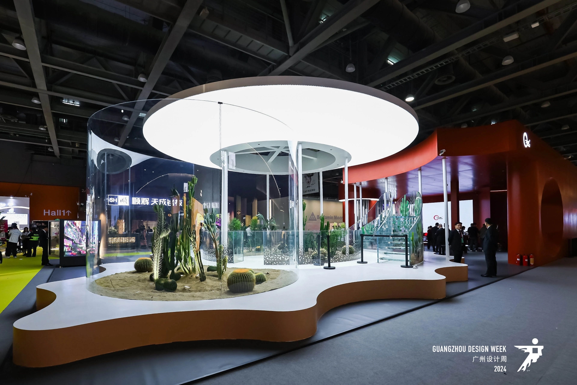 主办方：2026广州设计周「超级品牌策源IP概念馆」顺辉天成岩板+张威​