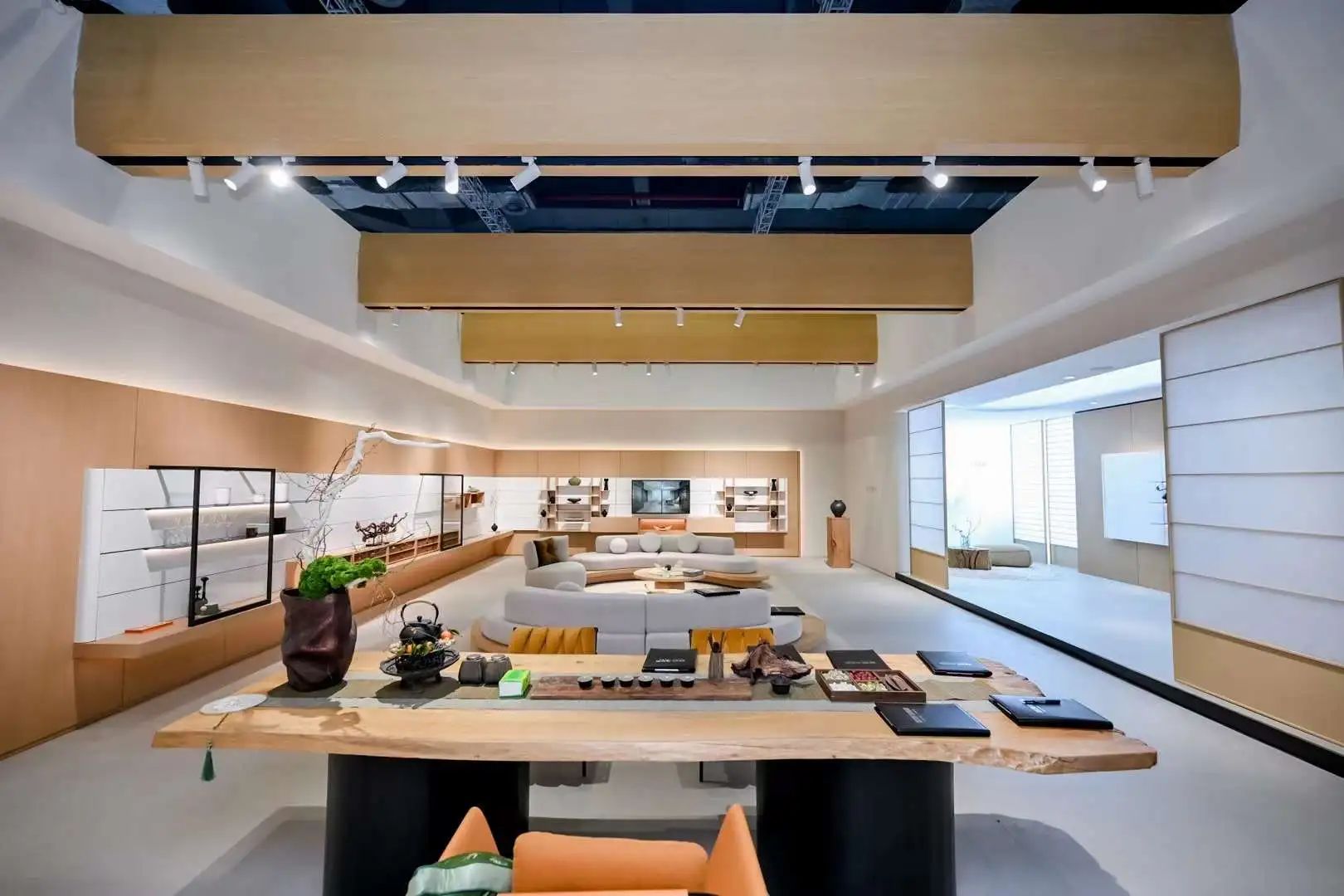 CCHF2027第16届中国广州门墙柜定制展览会 官方邀请函